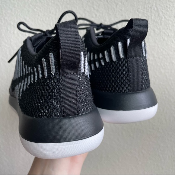 Nike 2016 Roshe Run Flyknit Training Shoes 7.5M - Picture 3 of 6